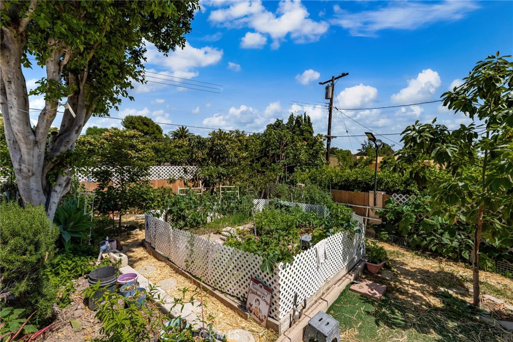 321 W Hermosa Dr