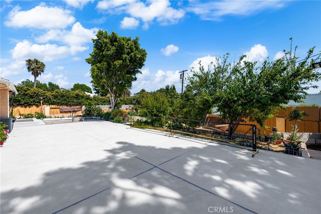 321 W Hermosa Dr