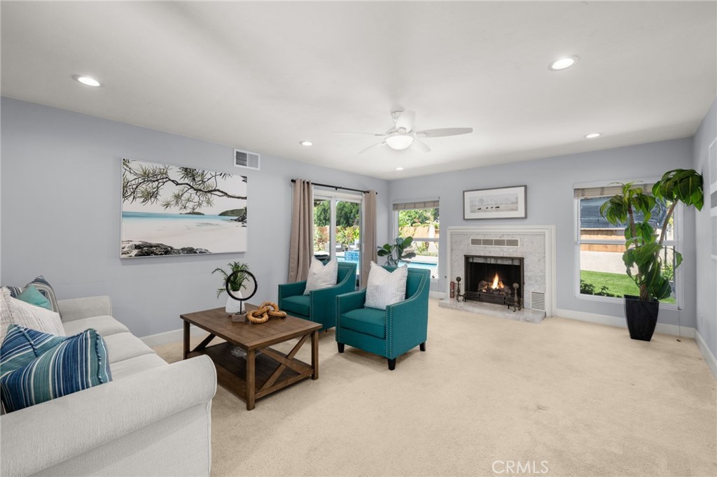 321 W Hermosa Dr