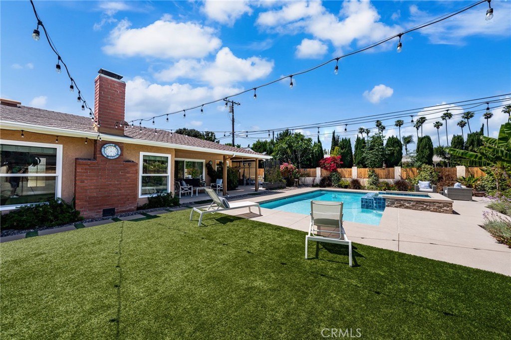 321 W Hermosa Dr