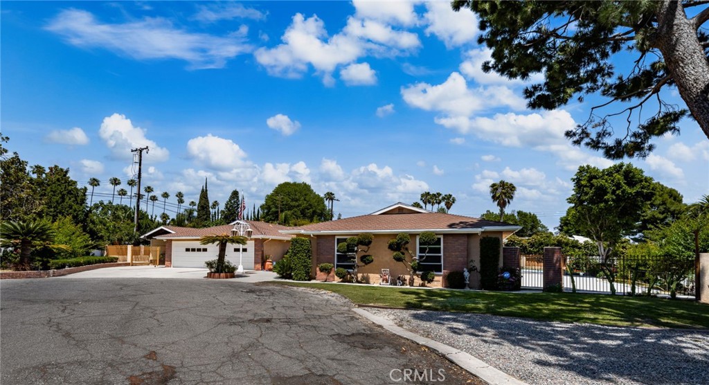 321 W Hermosa Dr