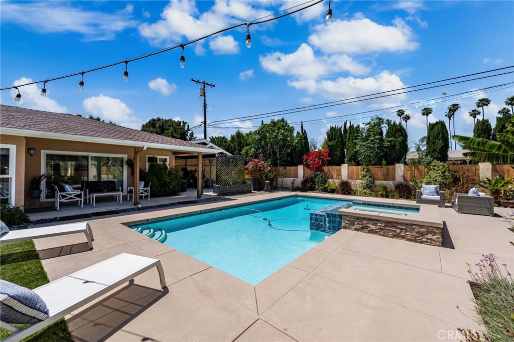 321 W Hermosa Dr