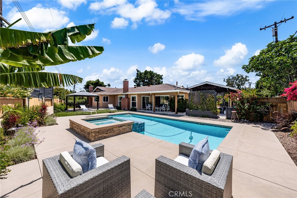321 W Hermosa Dr