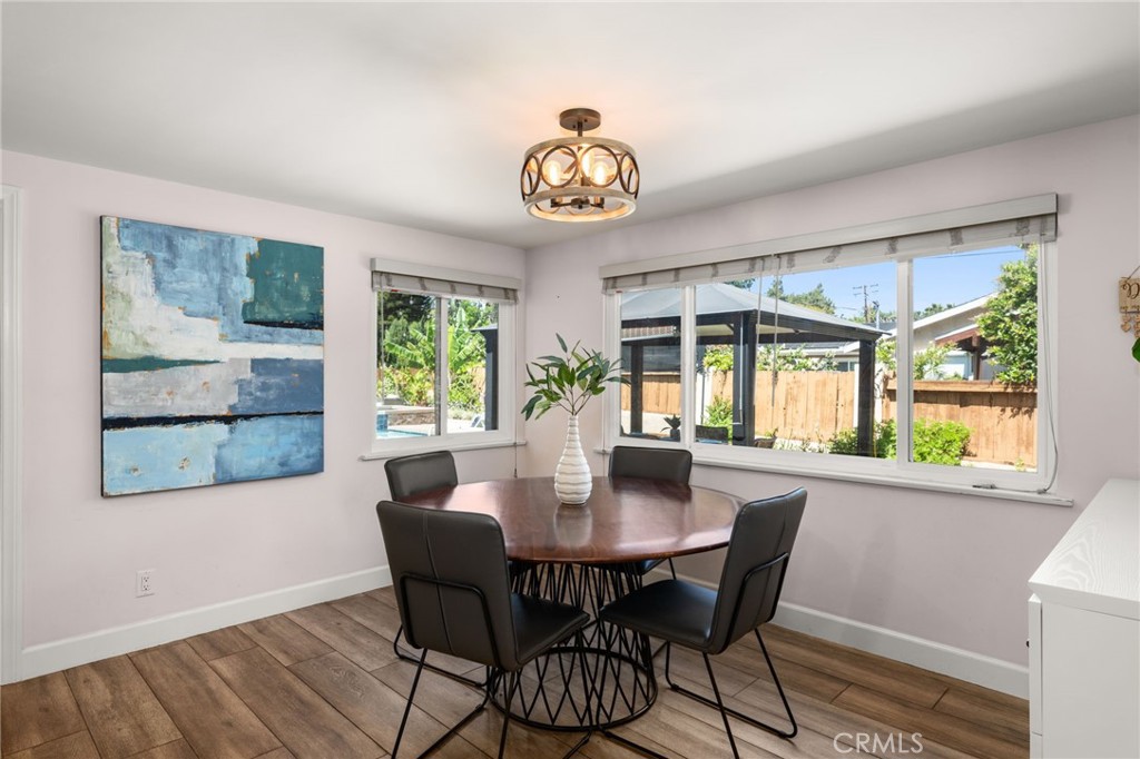 321 W Hermosa Dr