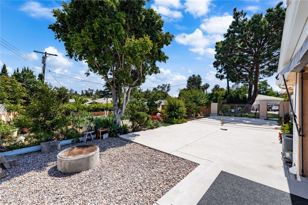 321 W Hermosa Dr