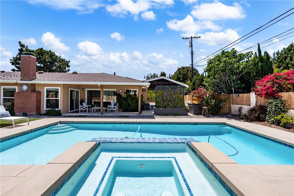 321 W Hermosa Dr