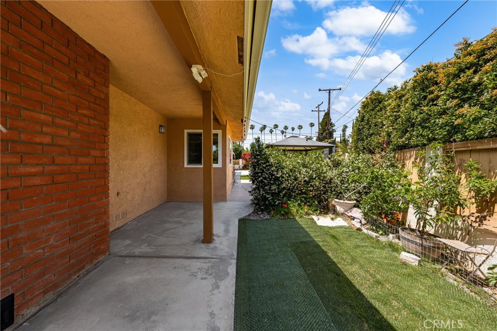 321 W Hermosa Dr