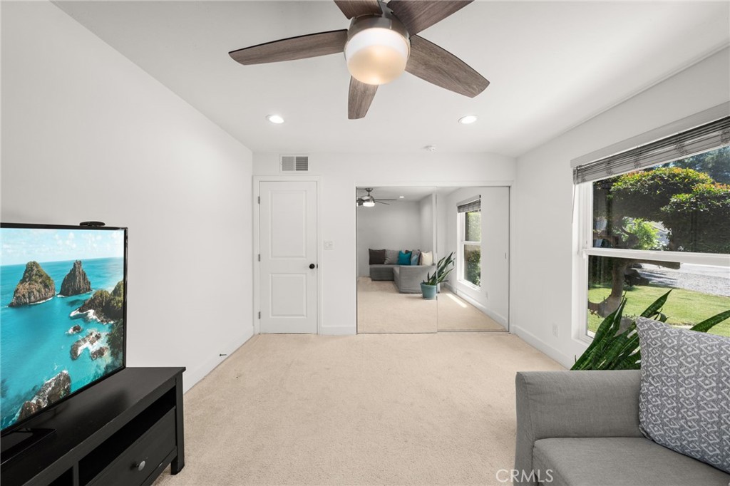 321 W Hermosa Dr