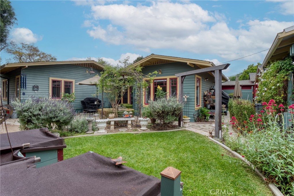 221 Jacaranda Place