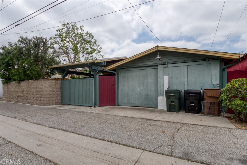 221 Jacaranda Place