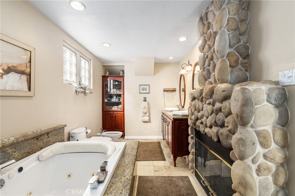 17927 Sun Hill Drive