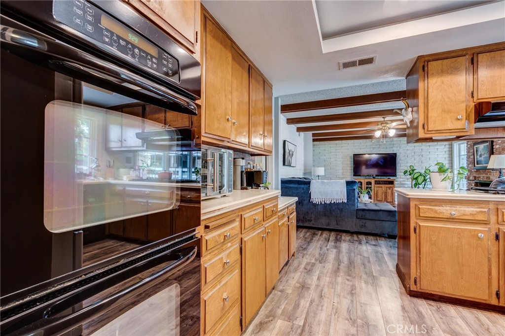 5802 Lakehaven Way