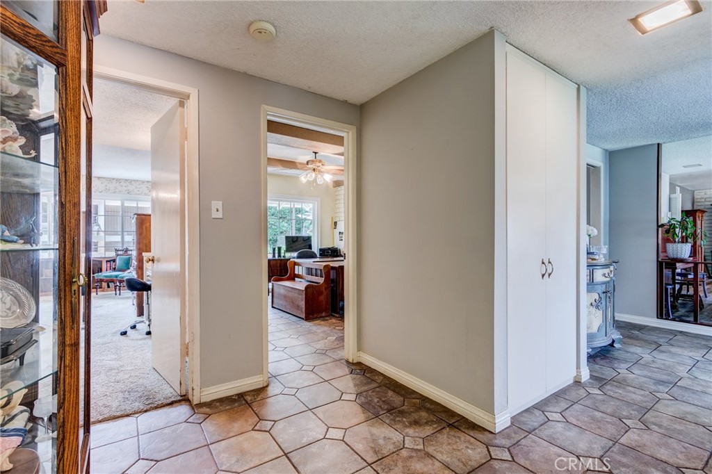 5802 Lakehaven Way