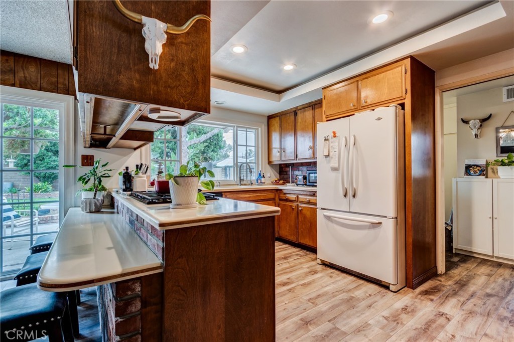 5802 Lakehaven Way