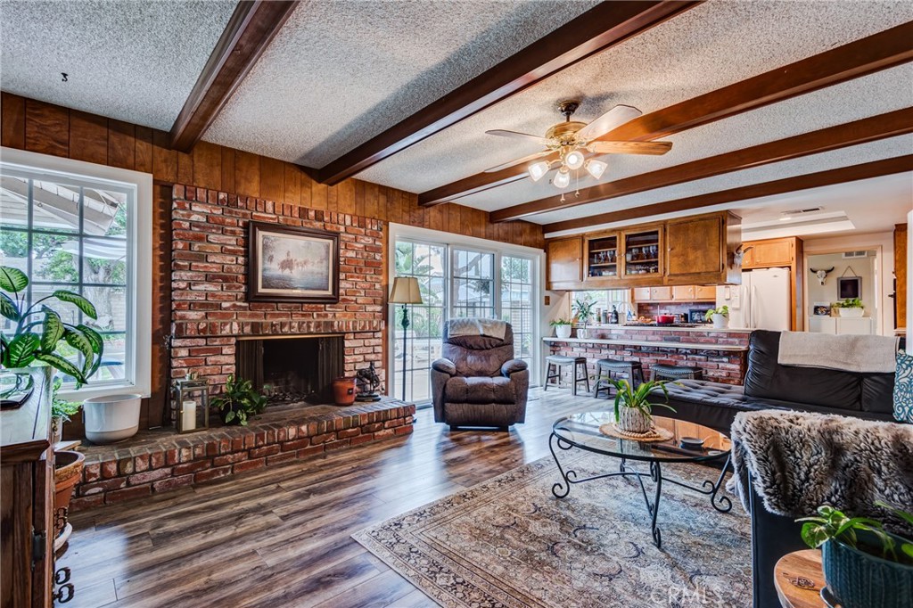 5802 Lakehaven Way