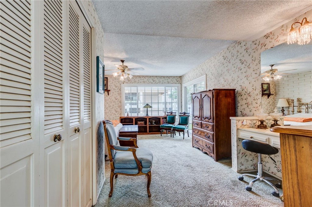 5802 Lakehaven Way