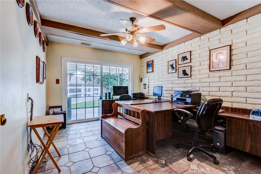 5802 Lakehaven Way