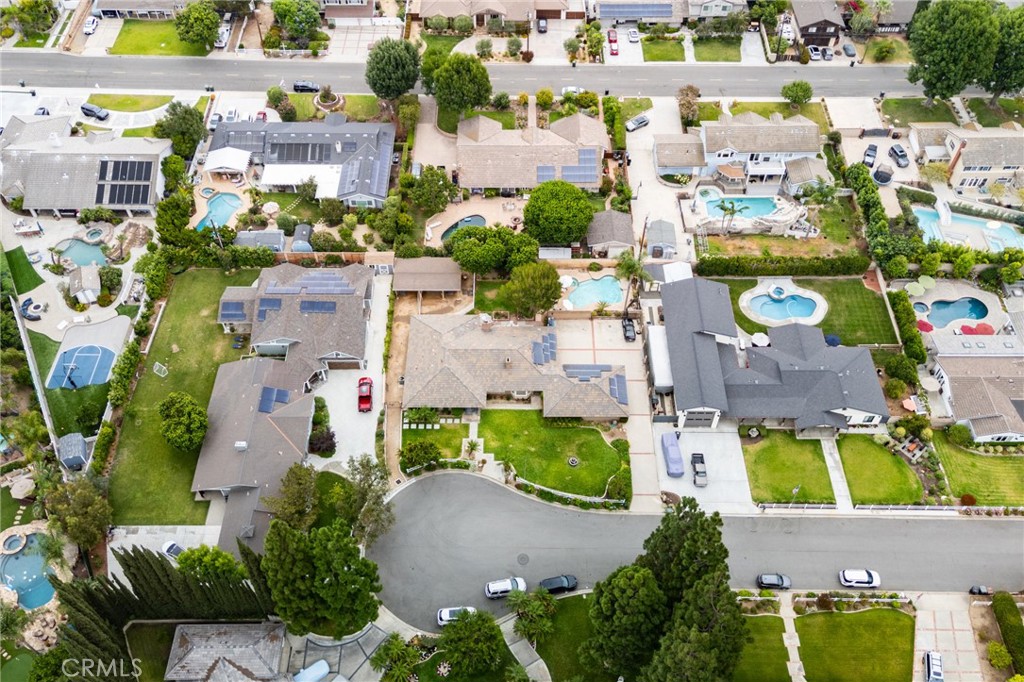 5802 Lakehaven Way