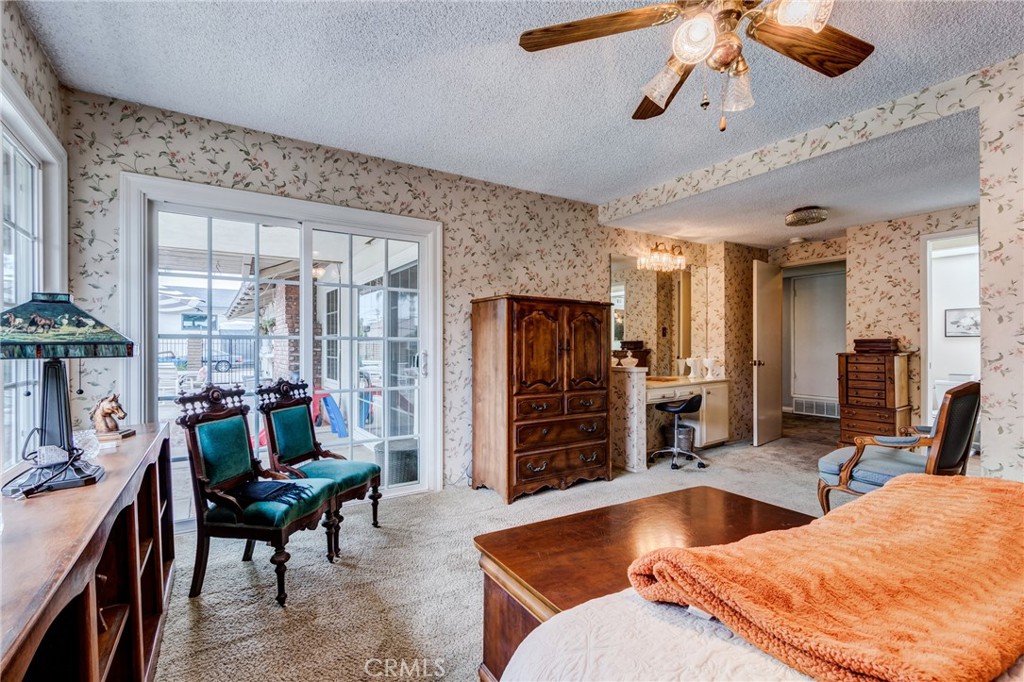 5802 Lakehaven Way