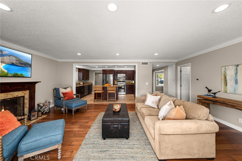 4571 Mimosa Drive