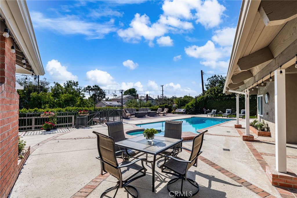 4571 Mimosa Drive