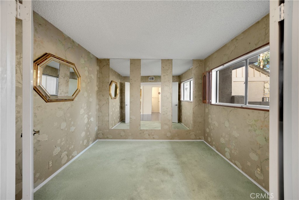 2622 N Tustin Avenue (147)