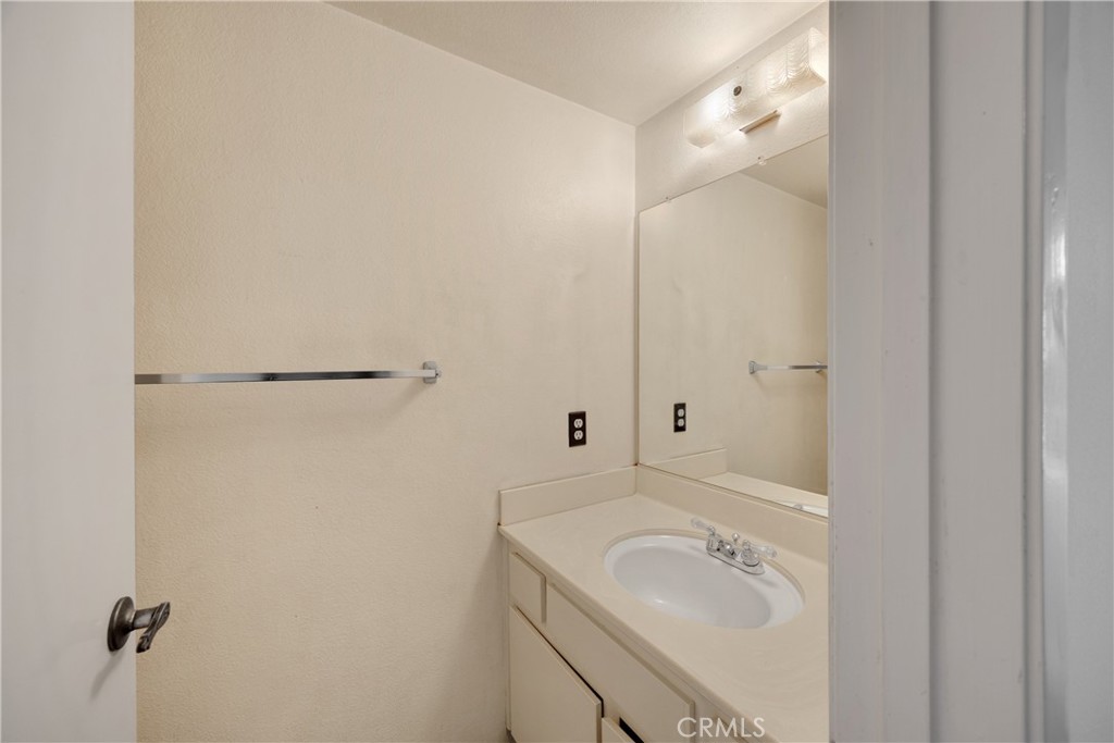 2622 N Tustin Avenue (147)