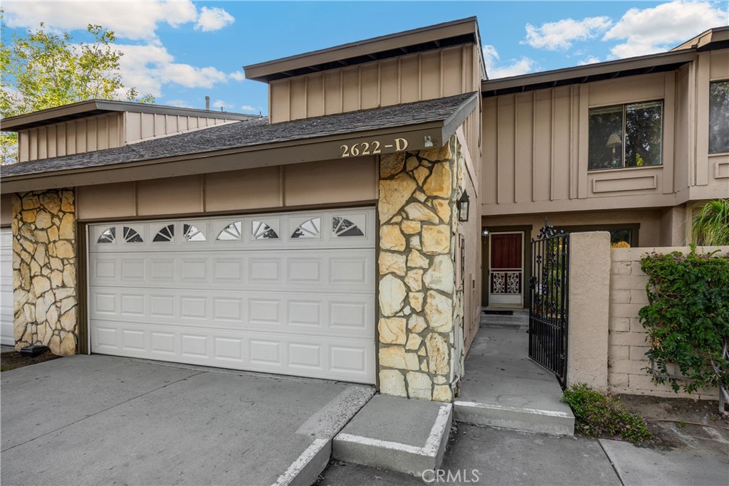 2622 N Tustin Avenue (147)