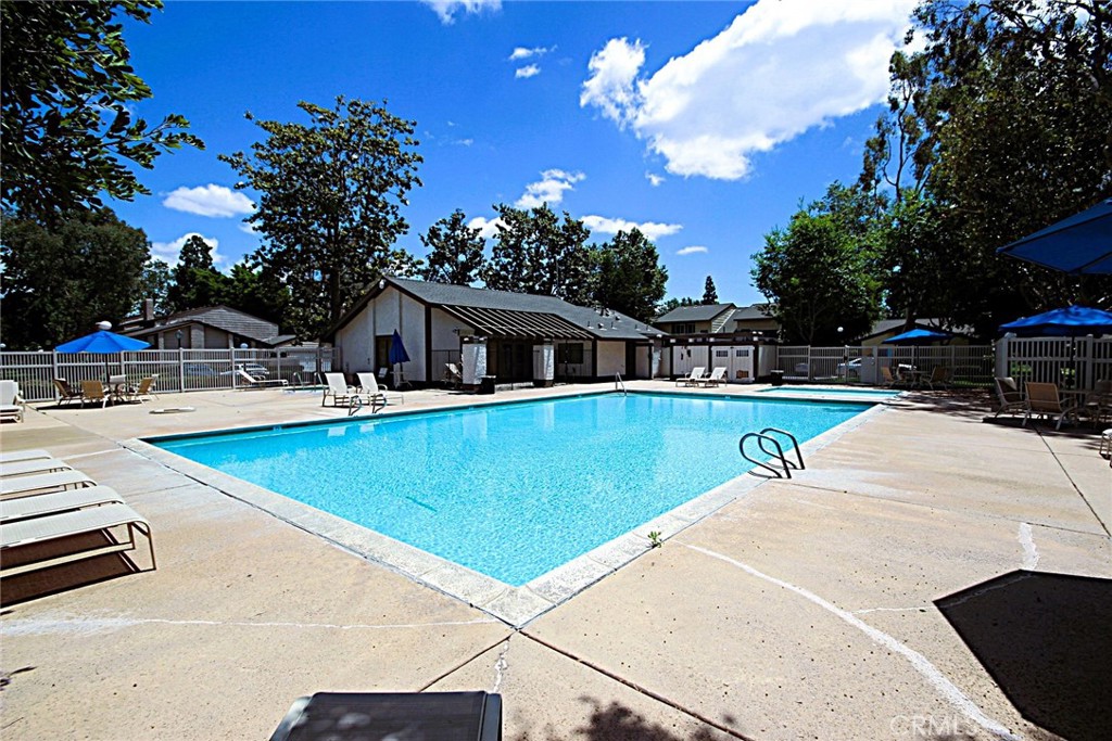 2622 N Tustin Avenue (147)