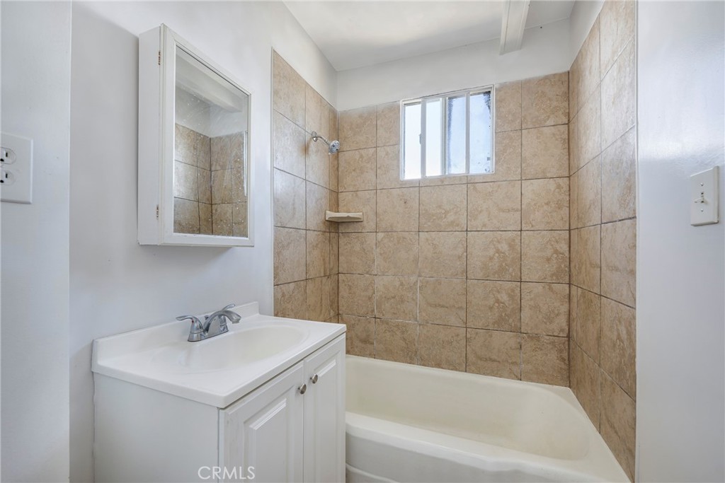 1123 S Mcdonnell Avenue