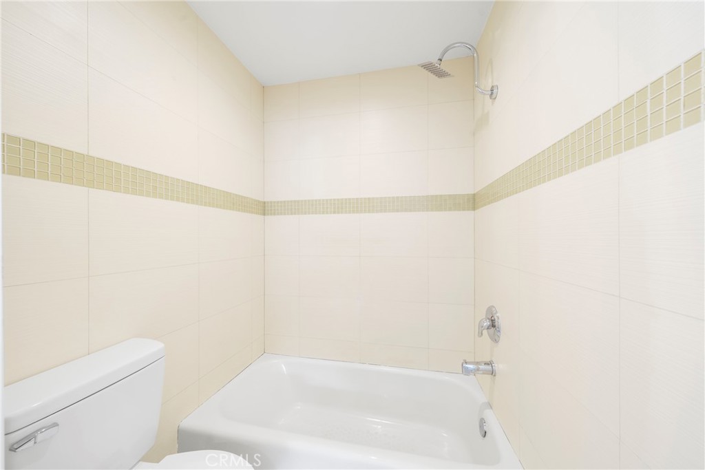 957 S Gramercy Drive 105