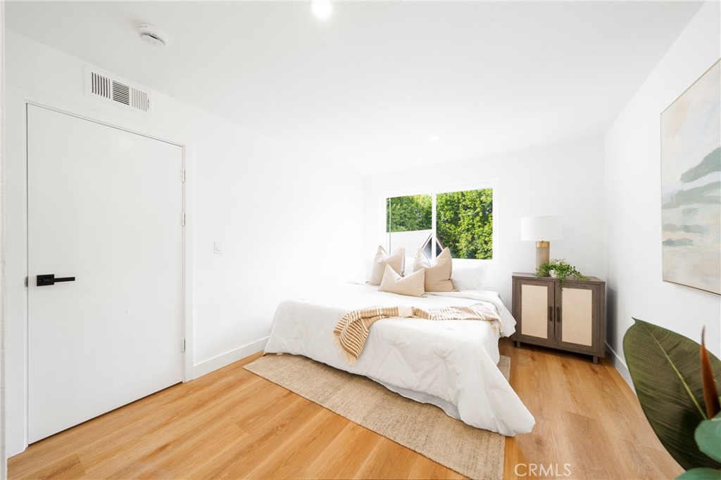 957 S Gramercy Drive 105