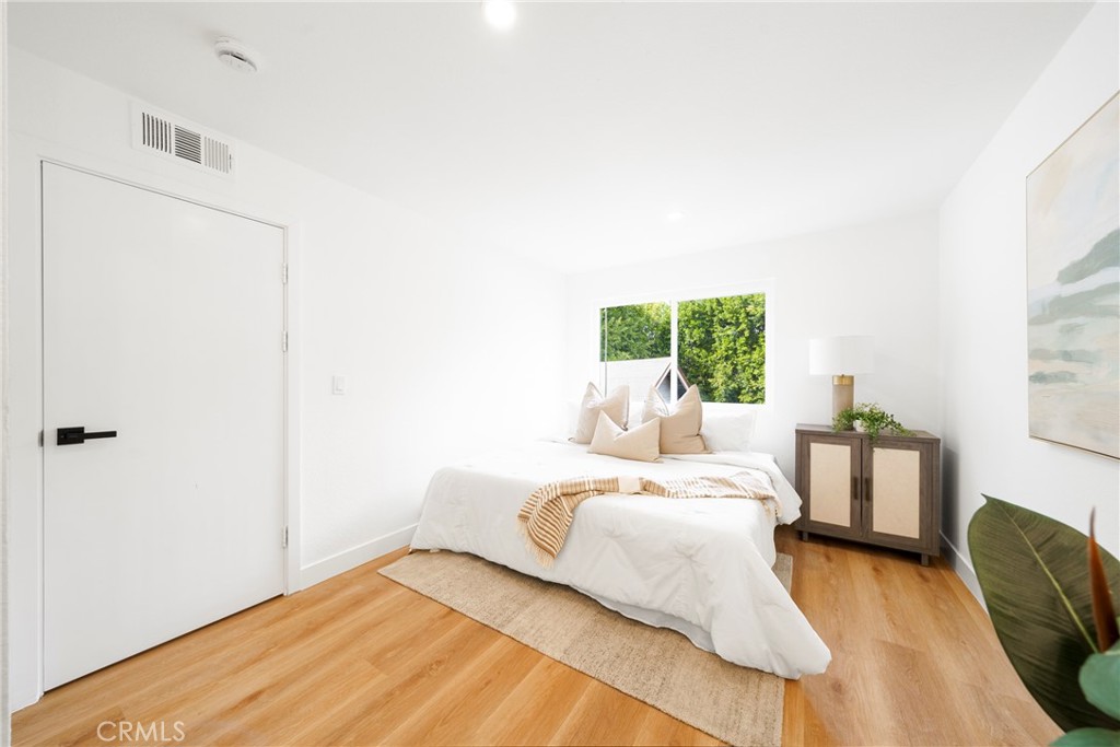 957 S Gramercy Drive 105