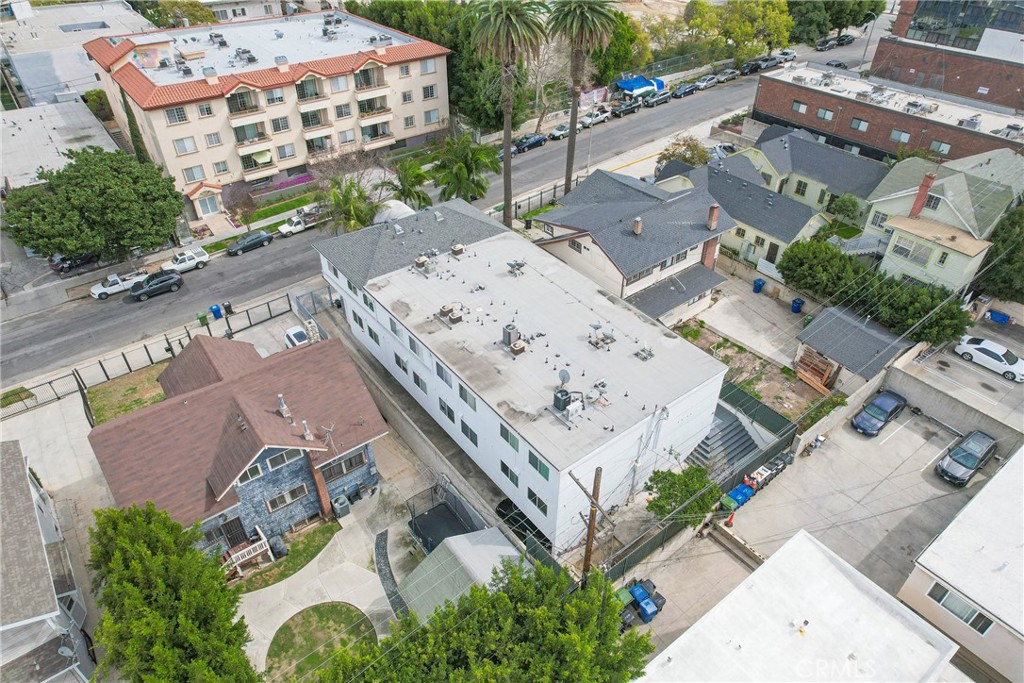 957 S Gramercy Drive 105