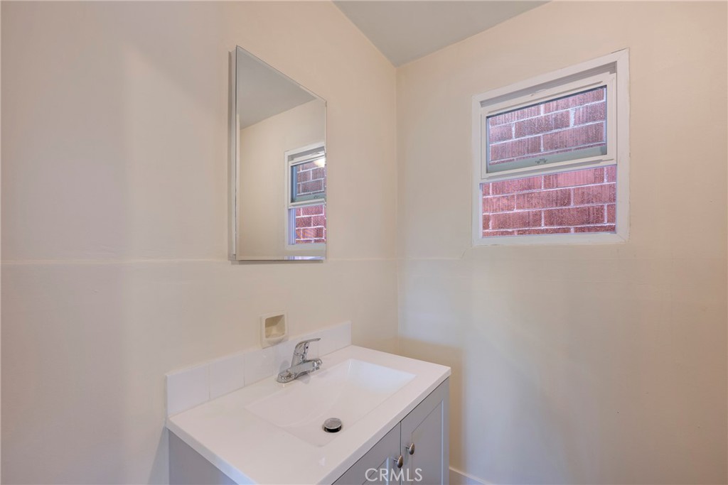 1127 S Mcdonnell Avenue