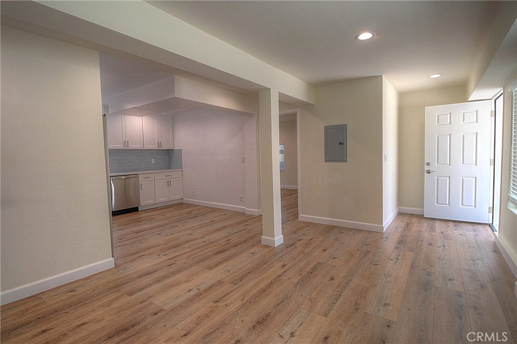 1127 1/4 Manzanita Street