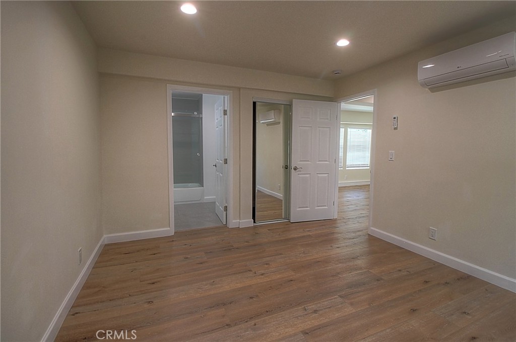 1127 1/4 Manzanita Street