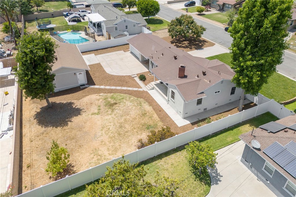 810 Linda Avenue