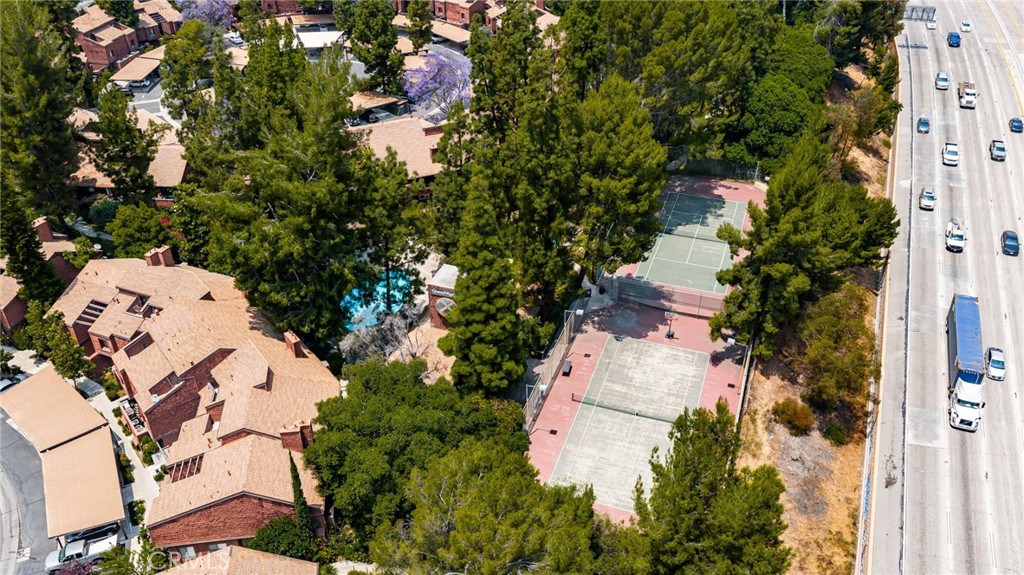 2733 Pine Creek Circle