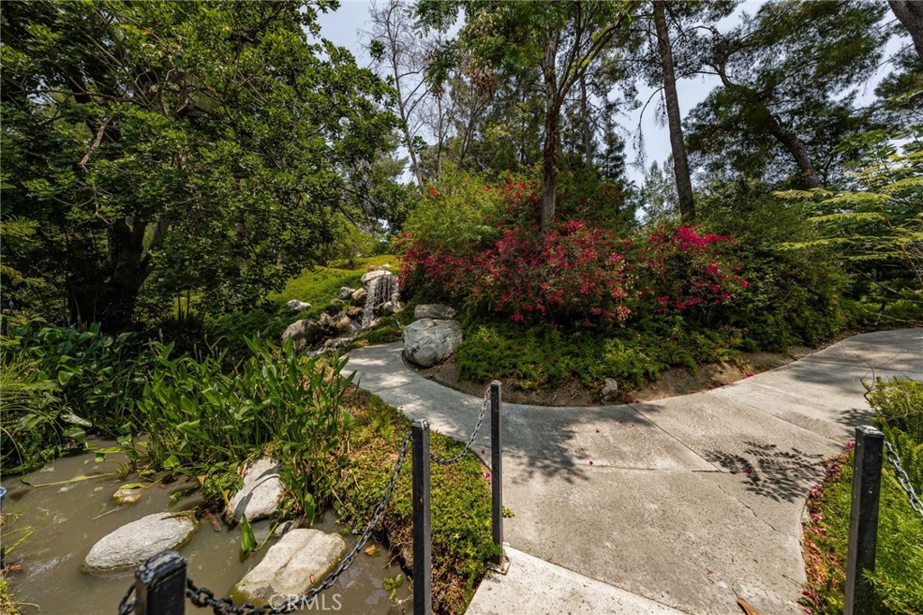 2733 Pine Creek Circle