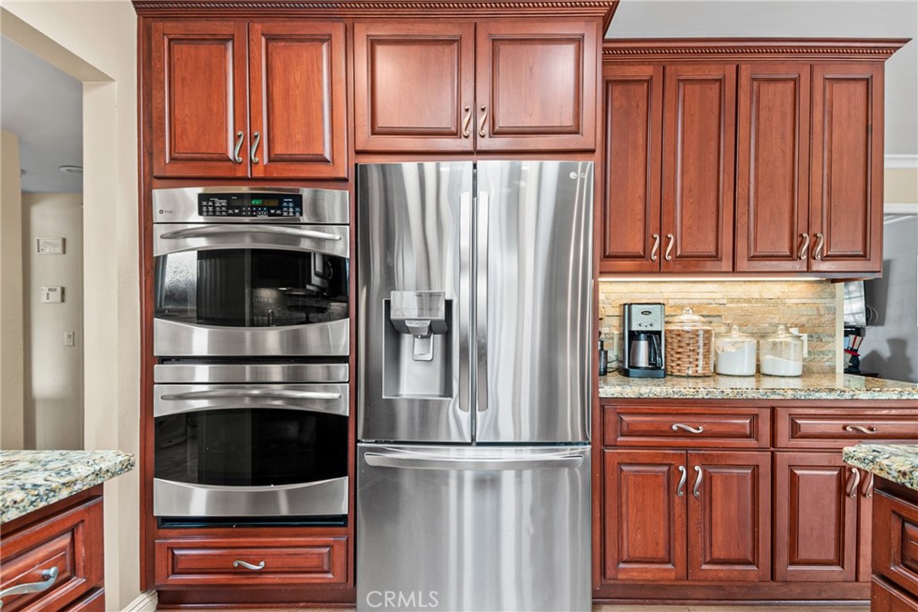 1528 E San Alto Avenue