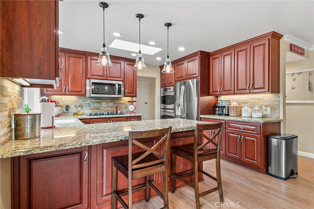 1528 E San Alto Avenue