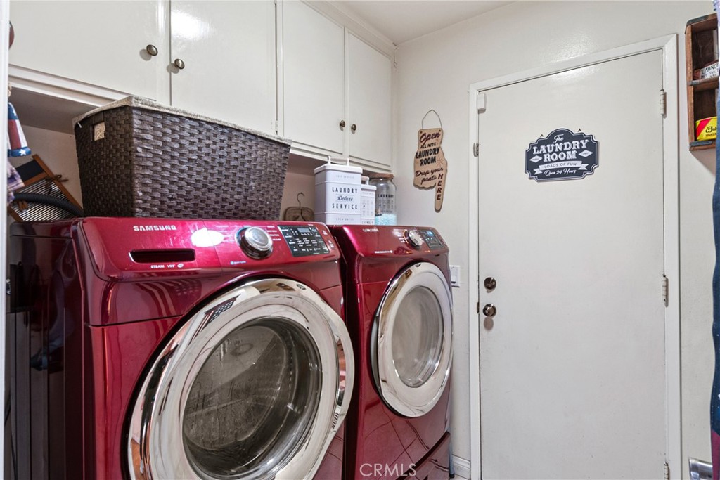 1528 E San Alto Avenue