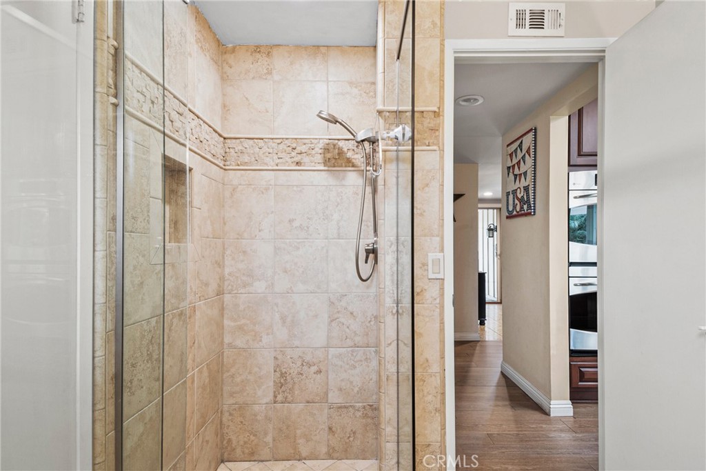 1528 E San Alto Avenue