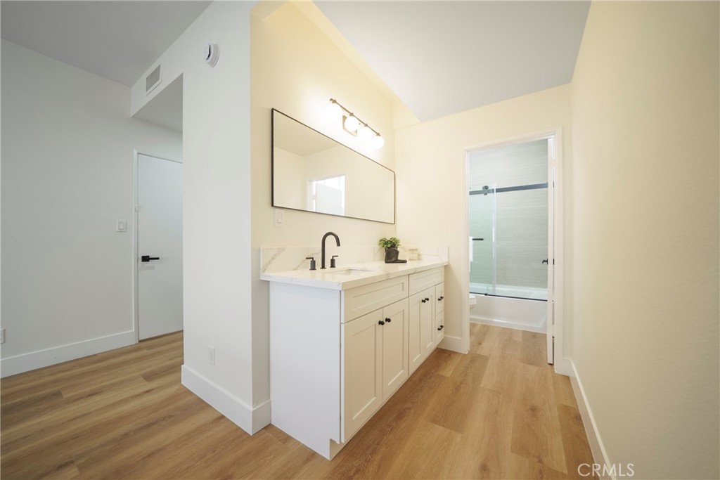 104 S Hayworth Avenue 204