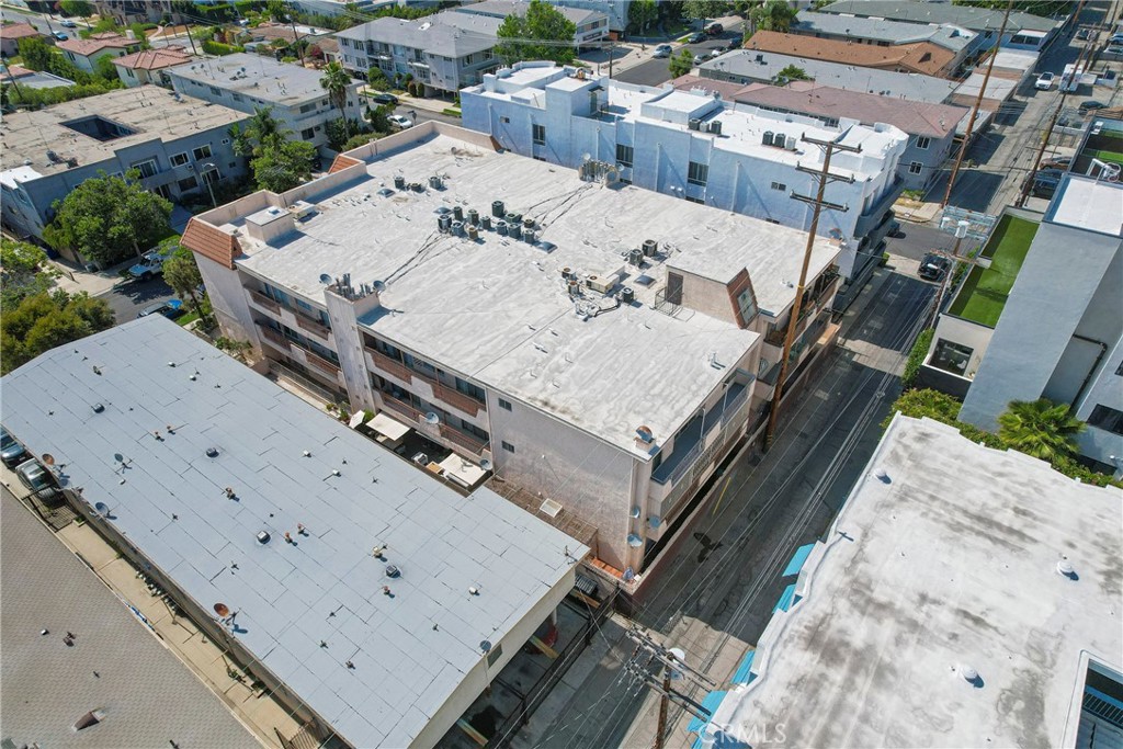 104 S Hayworth Avenue 204