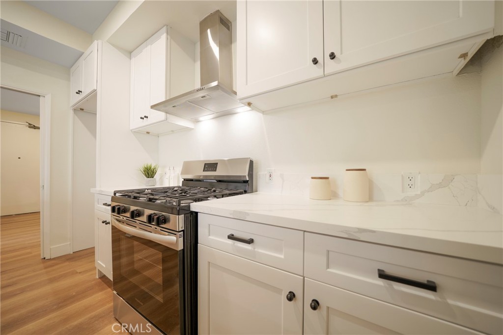 104 S Hayworth Avenue 204