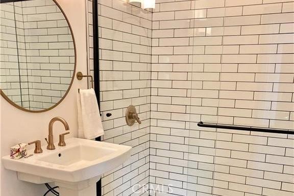 341 W Whiting Avenue W