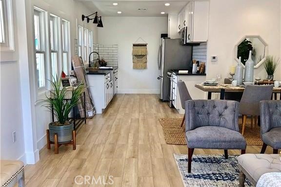 341 W Whiting Avenue W