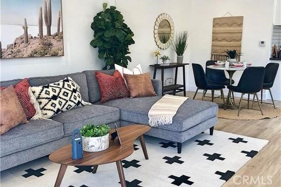 341 W Whiting Avenue W